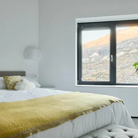 Casa De La Paz En El Valle De Tena *