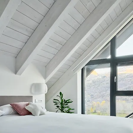 Casa De La Paz En El Valle De Tena * Sandiniés