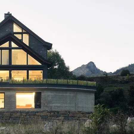 Casa De La Paz En El Valle De Tena