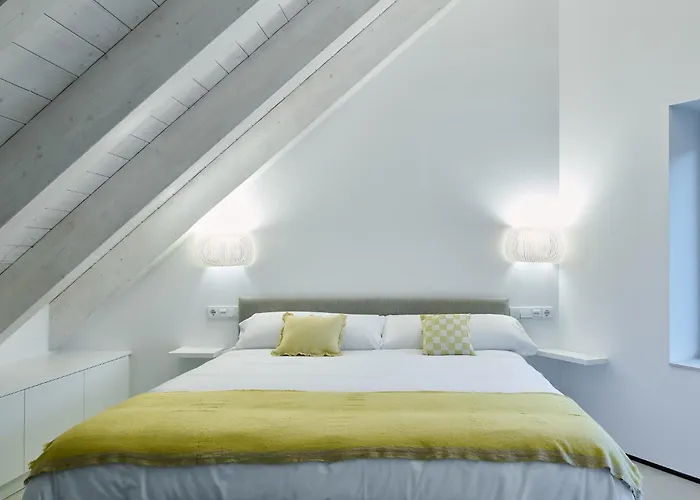 Casa De La Paz En El Valle De Tena Alloggio per agriturismo *