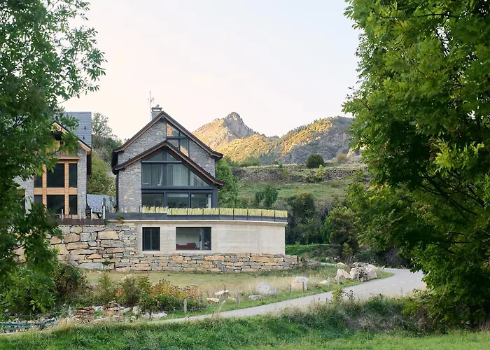 Casa De La Paz En El Valle De Tena * Sandiniés